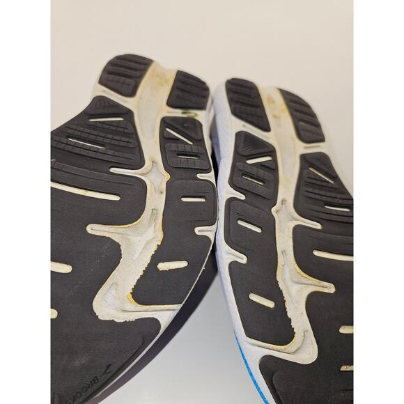 Brooks Men 9 Comfy footwear main image 2